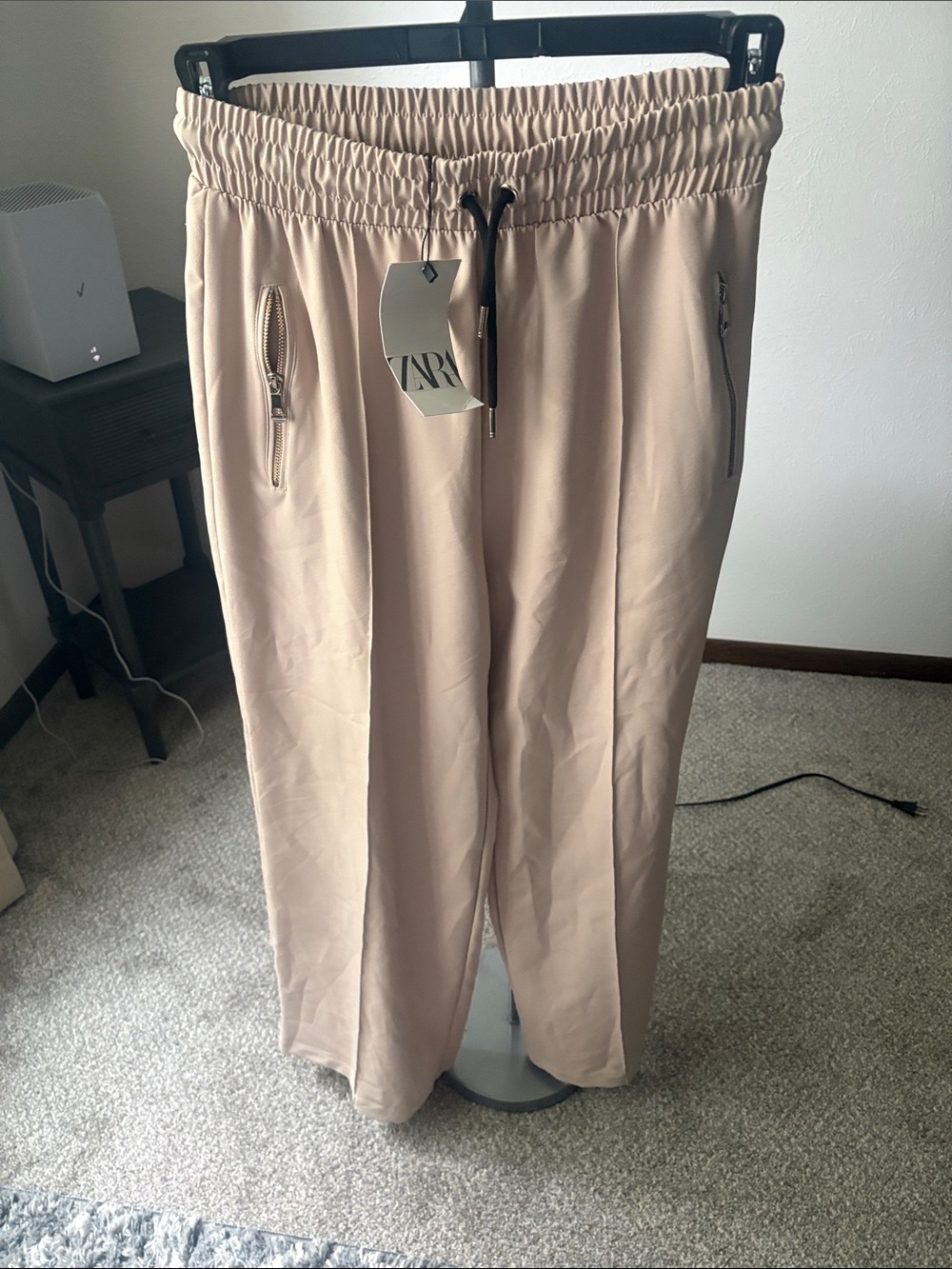 Zara Women's Beige Elastic Waist pull on wide leg with Zipper Pockets